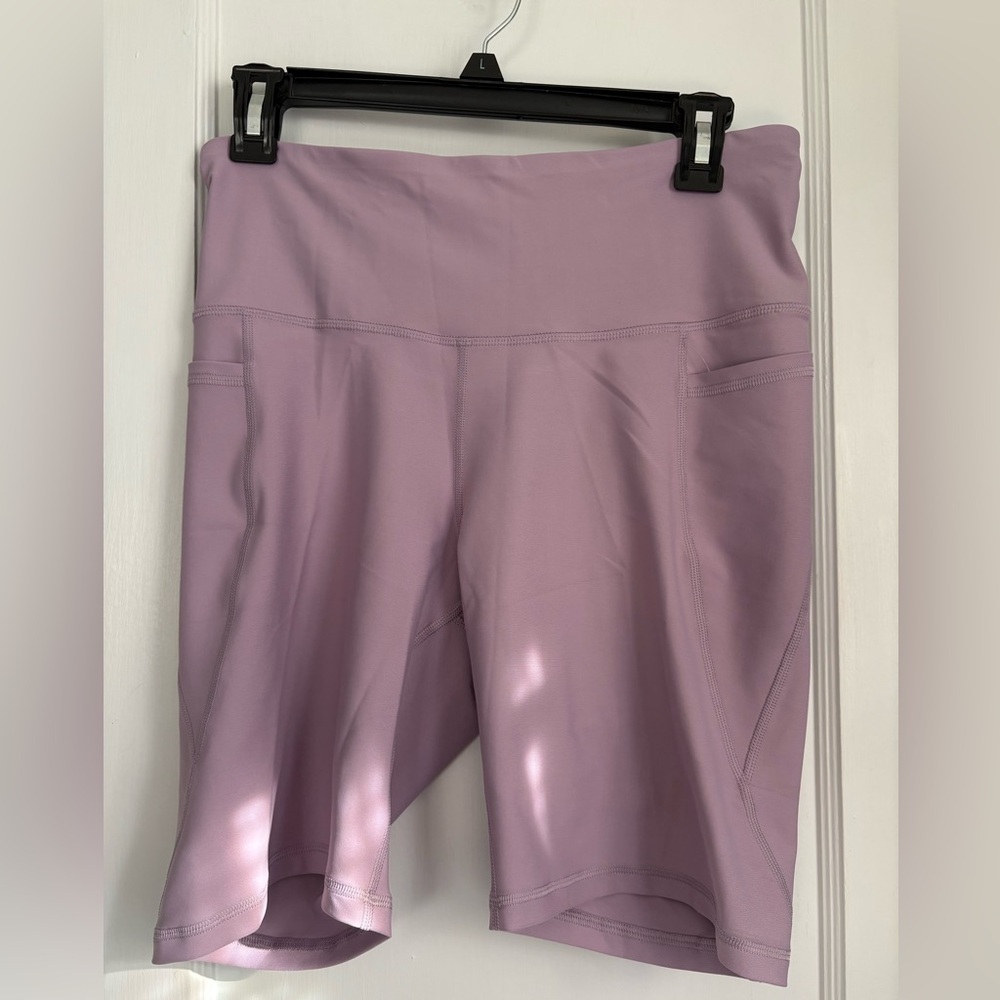 NWT Old Navy High-Waist Lavender Bike Shorts with Side Pockets 8” Inseam